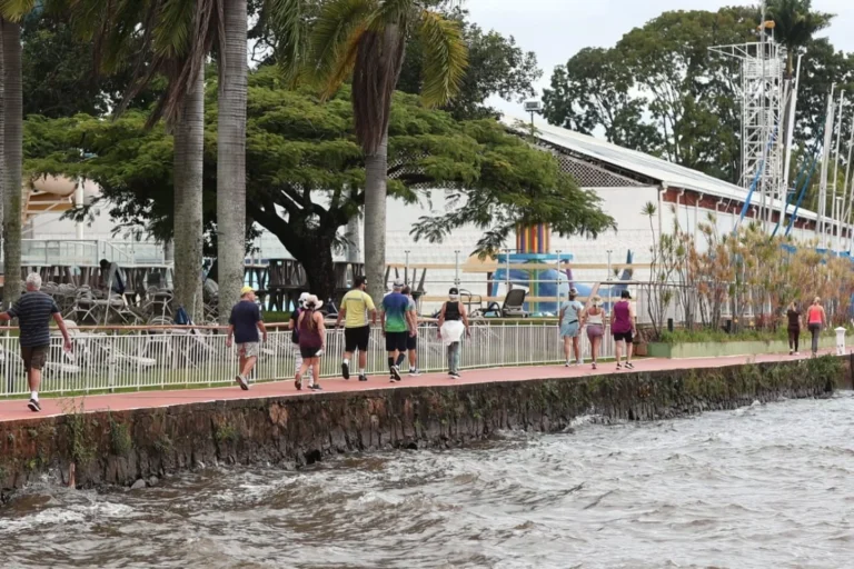 Instagram post from iatebsb. This post is in position 8.