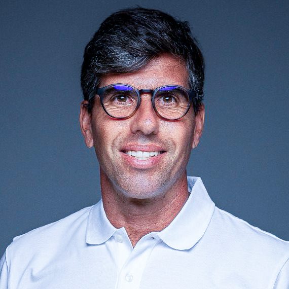 Vice-diretor de Vôlei de Praia e vice-diretor de Basquete Marcelino Vizeu Calvo