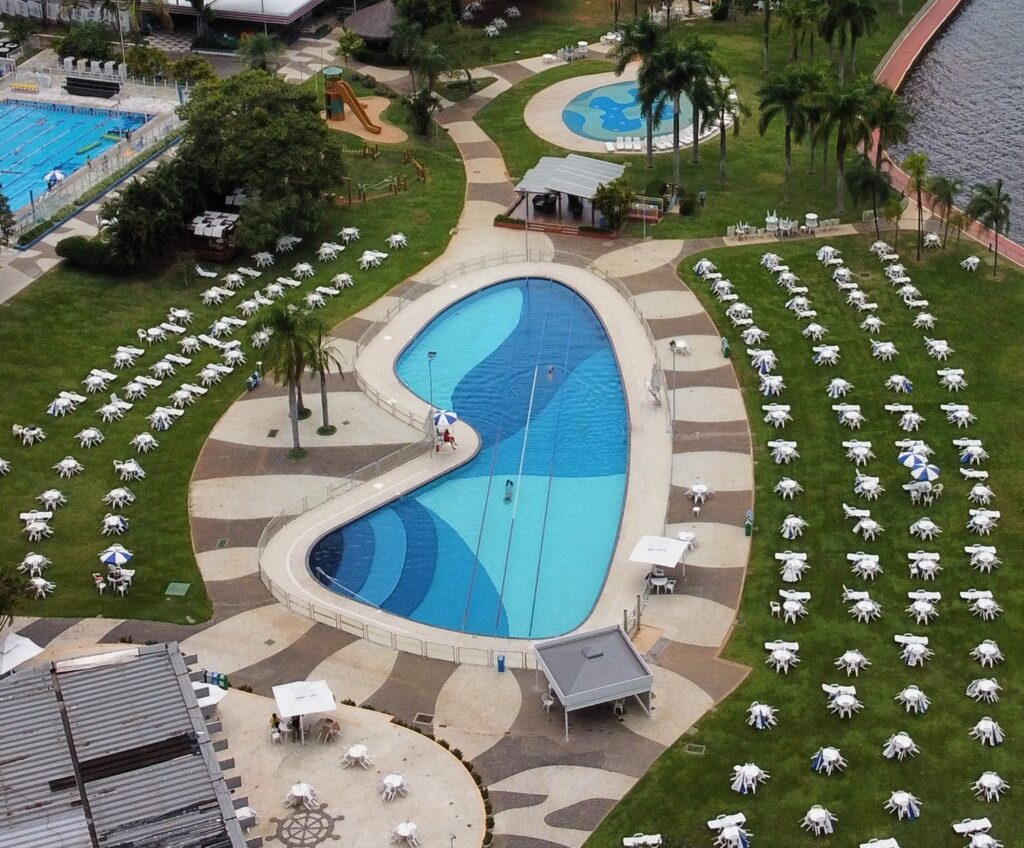 Horário de atendimento médico para exames de piscina