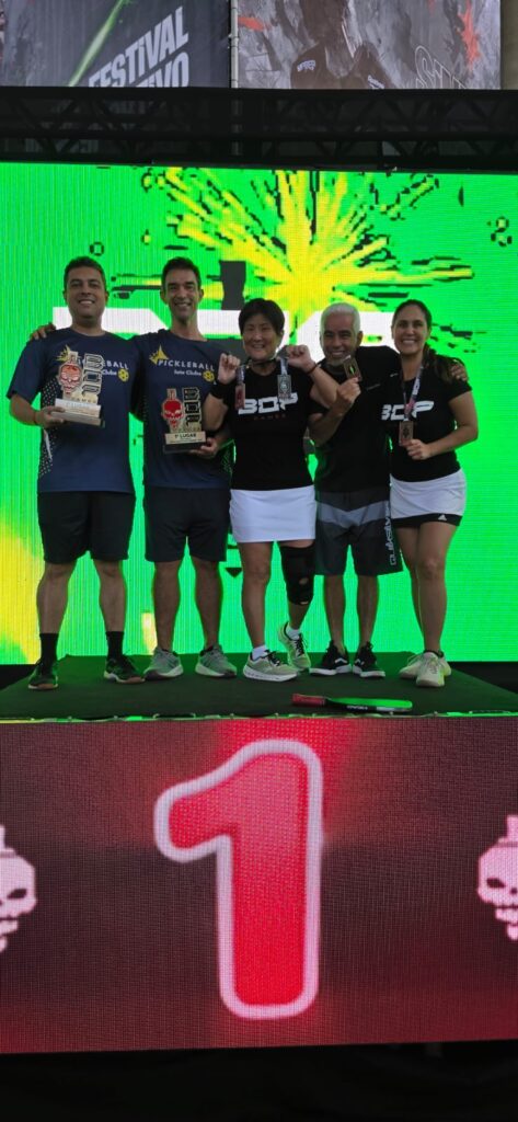 Iate conquista quatro pódios em campeonato de pickleball