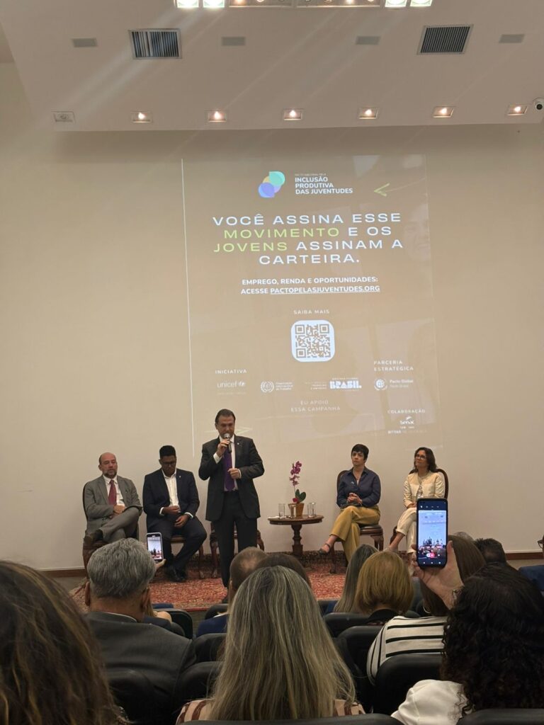 Jovens no mercado de trabalho: campanha “Espelhos” quer mudar o olhar da sociedade