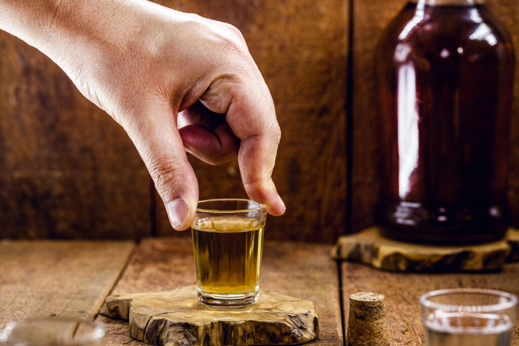 Confraria da Cachaça promove degustação no Iate Clube de Brasília