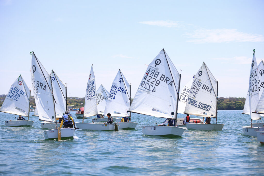 31ª edição da Regata JK movimenta as águas do Lago Paranoá