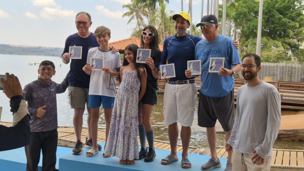 Flotilha do Iate sobe quatro vezes ao pódio no Campeonato de Dingue em Brasília