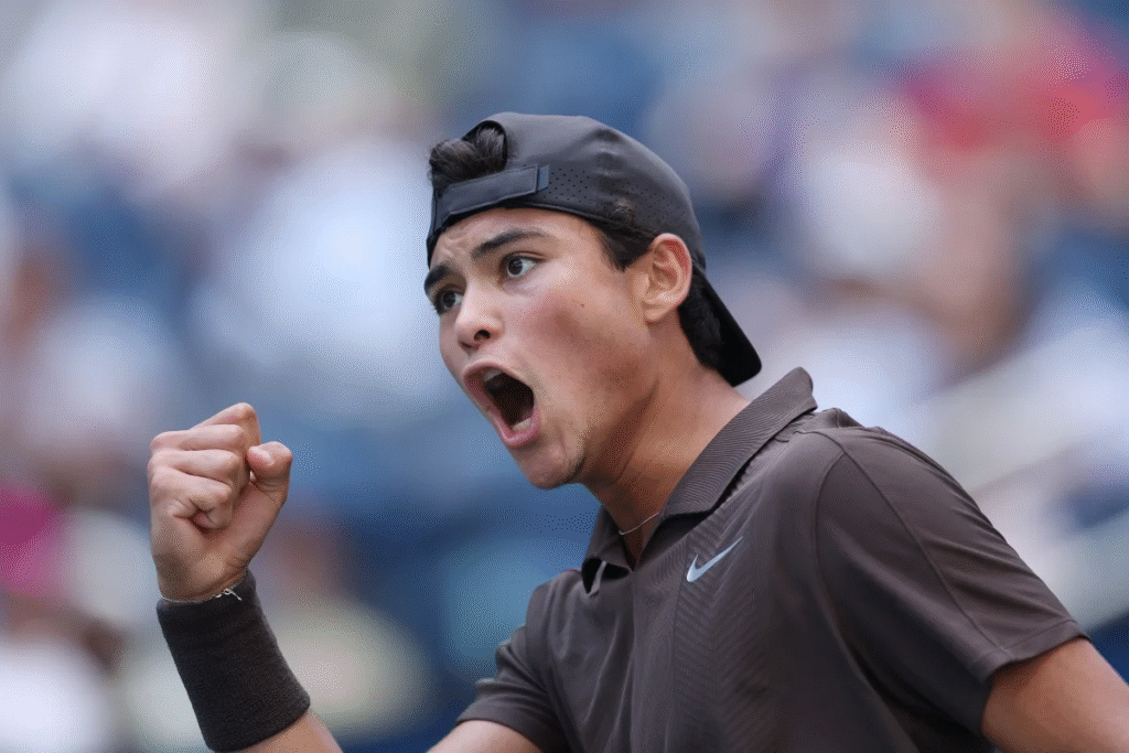 Guto Miguel fica entre os quatro melhores atletas do US Open juvenil