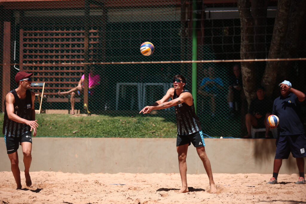 Inscrições abertas para novas turmas de vôlei