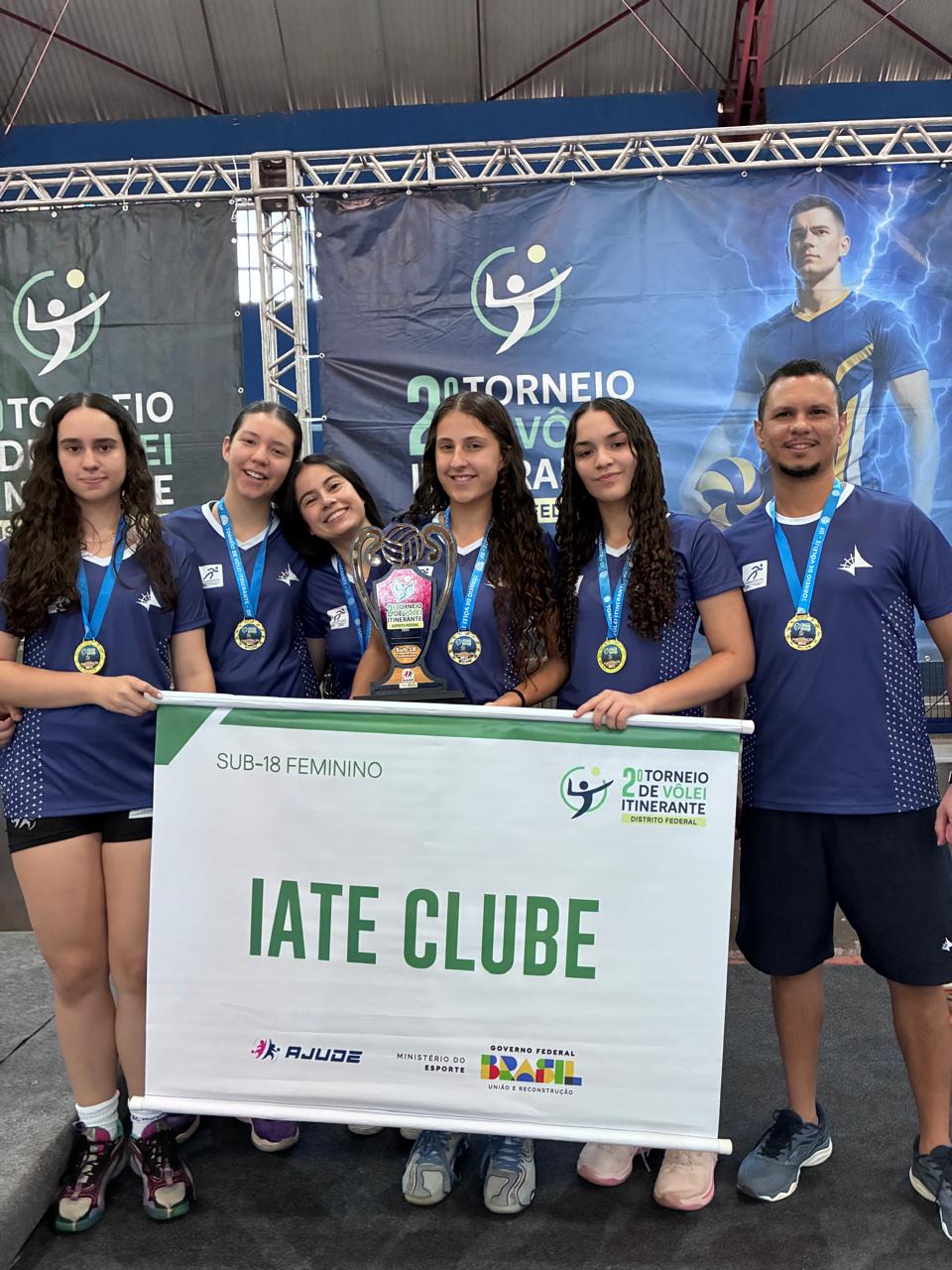 Vôlei feminino do Iate conquista medalha de bronze no 2º Torneio Itinerante de Vôlei