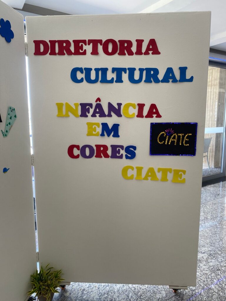 Exposição "Infância em Cores" celebra talento dos jovens artistas do Ciate