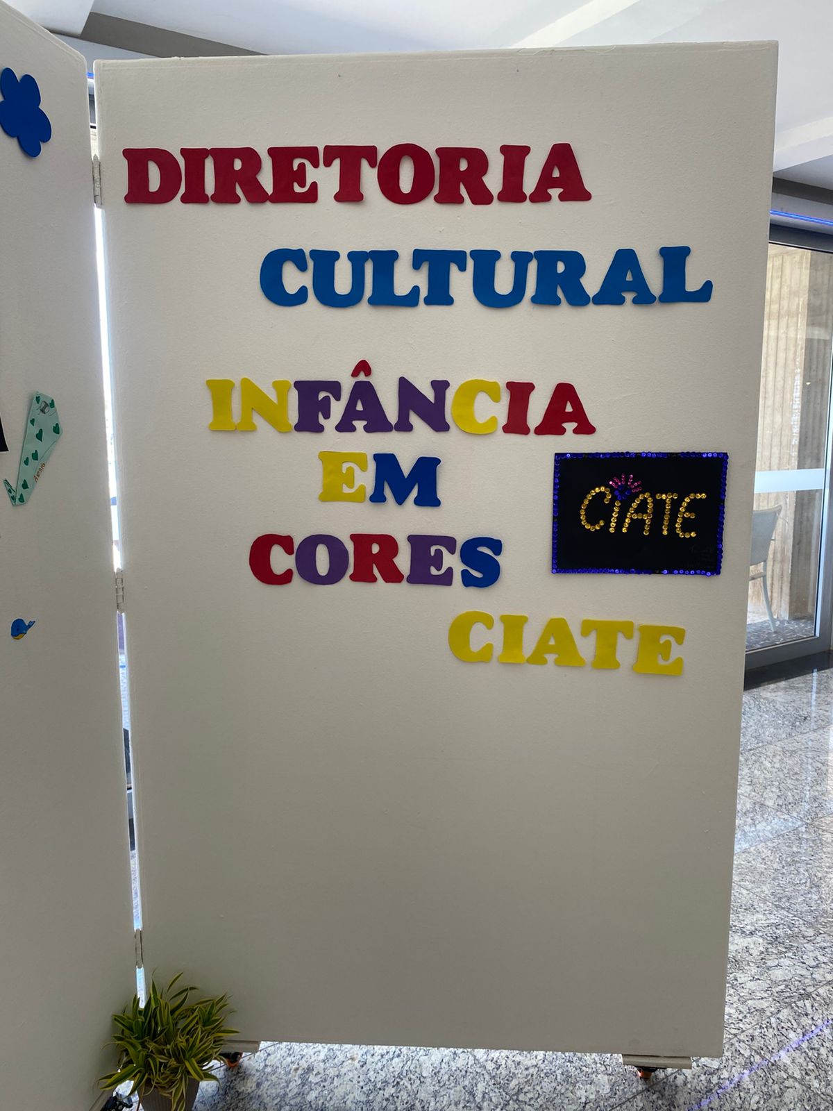 Exposição "Infância em Cores" celebra talento dos jovens artistas do Ciate
