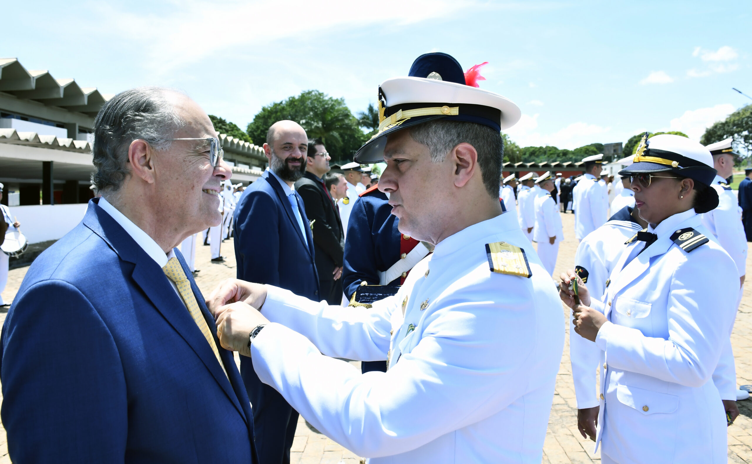 Presidente do Conselho Deliberativo e conselheiro recebem Medalha Mérito Tamandaré