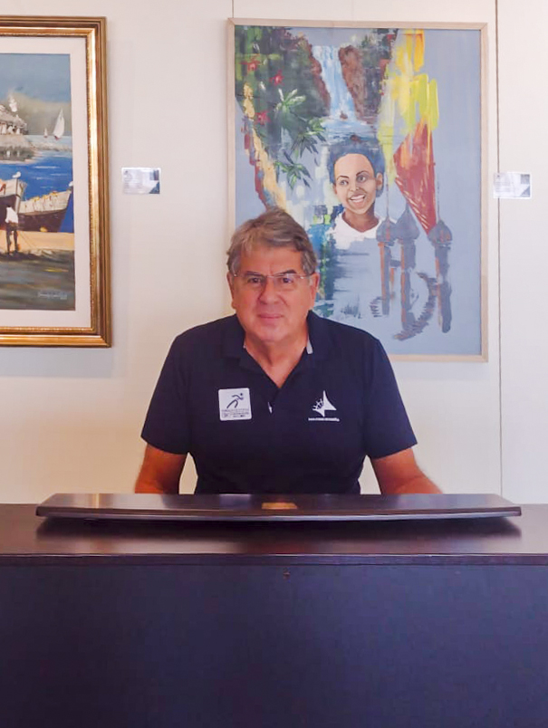 Venha tocar piano no Iate TV