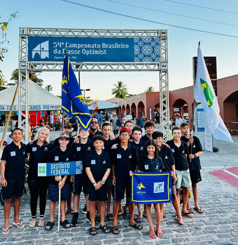 Flotilha de Optimist disputa dois campeonatos em Itaparica (BA)