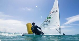 De olho no Mundial, Guga Kiessling celebra ouro em visita ao Iate