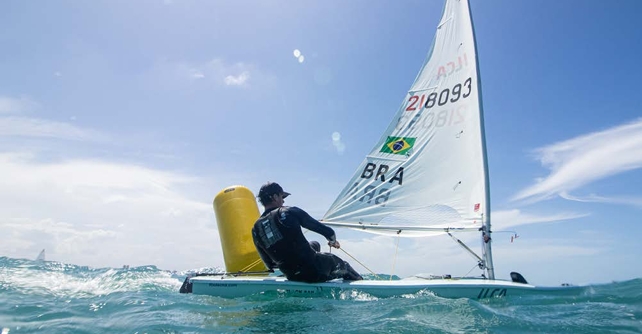 De olho no Mundial, Guga Kiessling celebra ouro em visita ao Iate