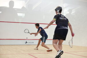 Venha jogar squash no Iate