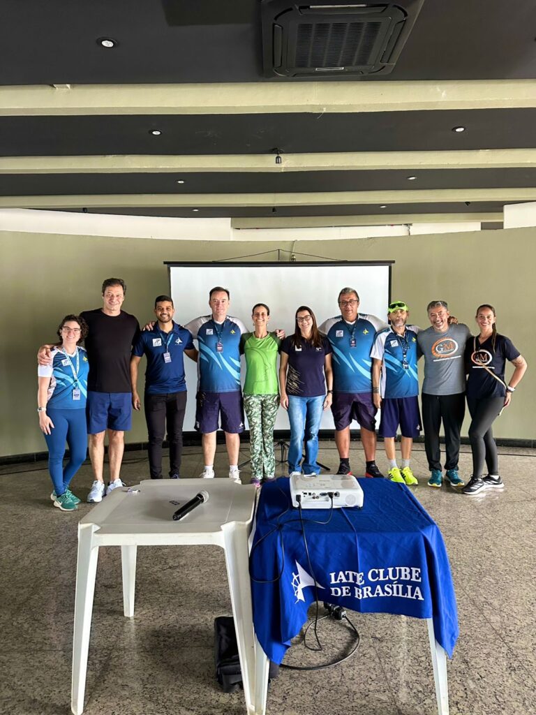 Equipe da Life Check-Up faz devolutiva aos atletas da natação