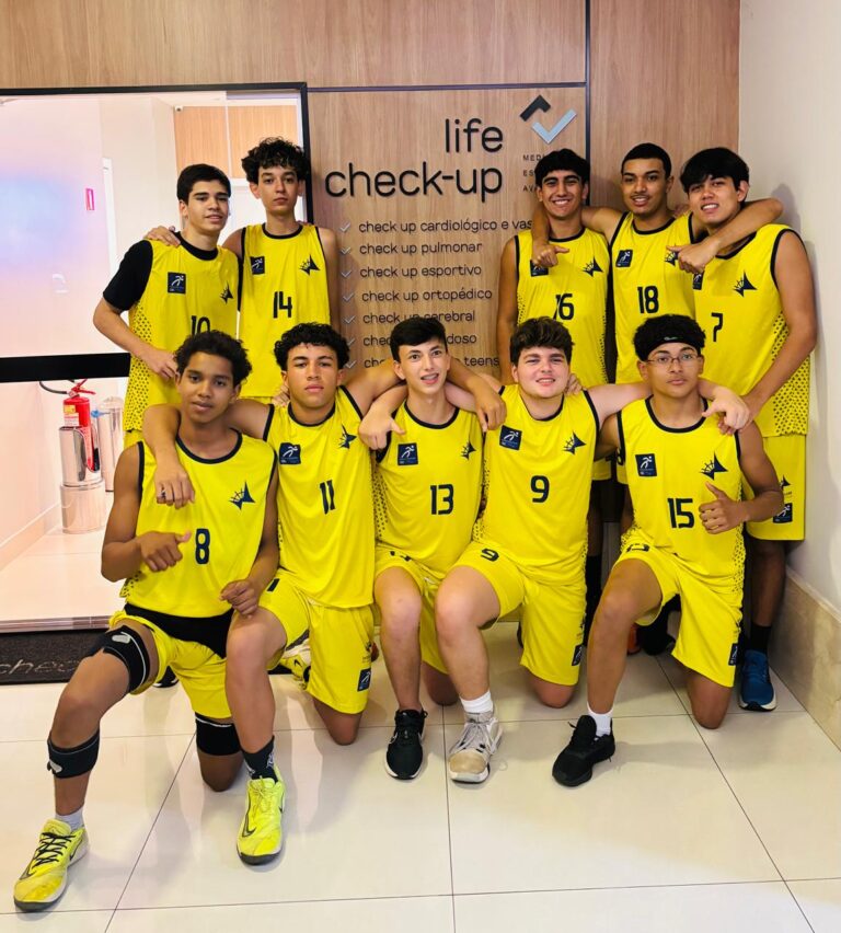 Atletas do basquete realizam exames na Life-Check Up