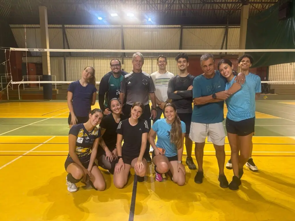 Inscrições abertas para a turma de vôlei de quadra adulto