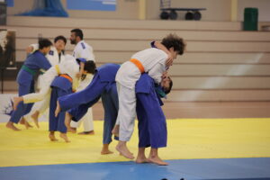 Festival da Escola de Judô reúne 100 atletas