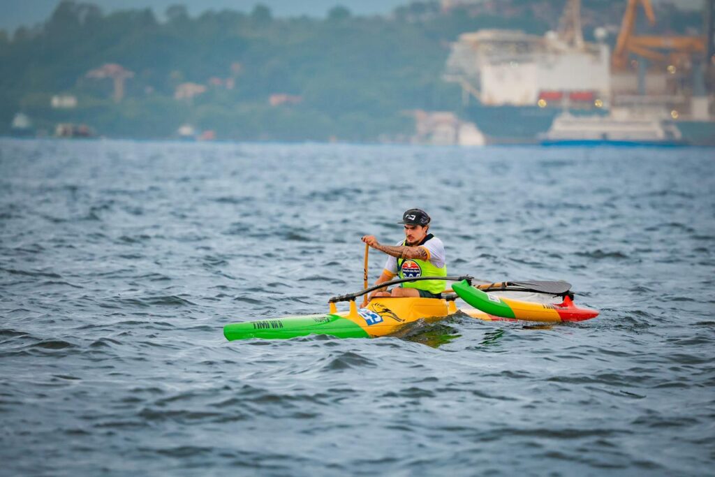 Caio Uchôa fatura ouro no Desafio da Ilhas de canoa havaiana