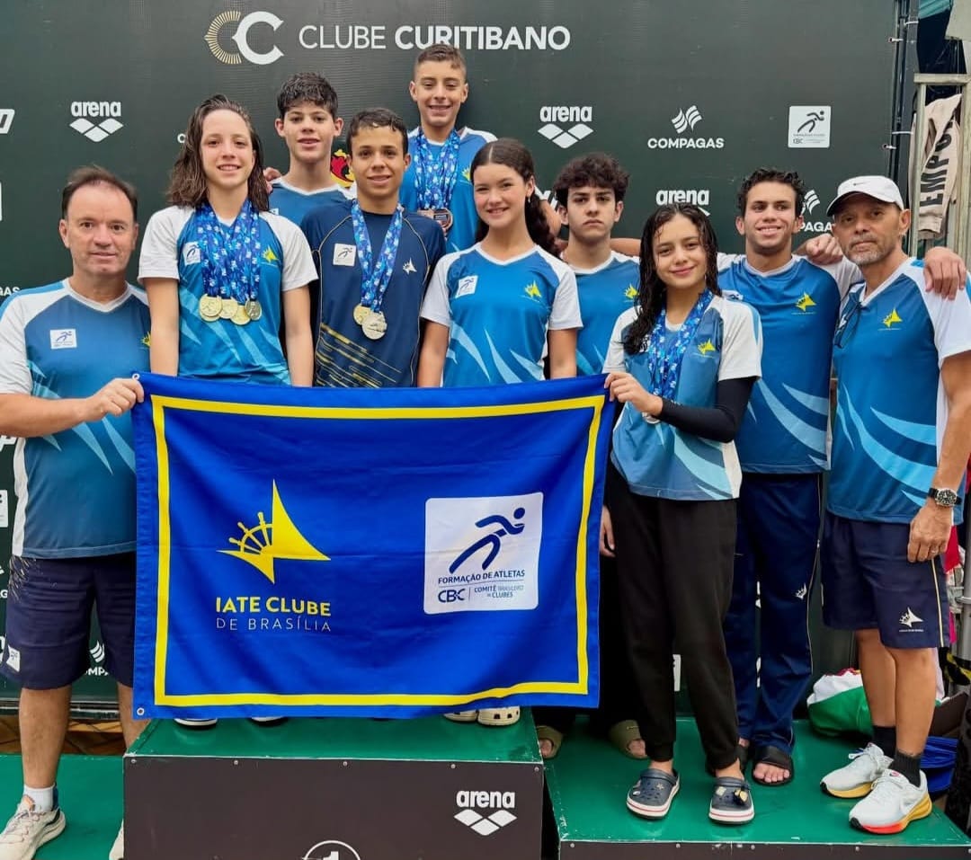 Equipe de natação registra melhora de 73% no Campeonato Paranaense de Inverno