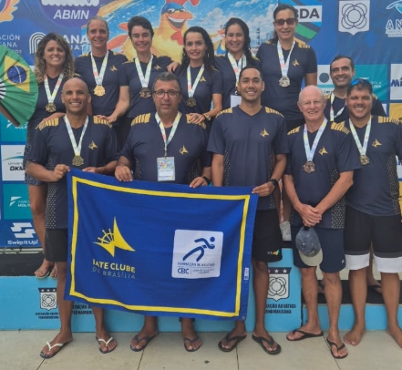 Atletas master de natação conquistam 53 medalhas no Sul-Americano
