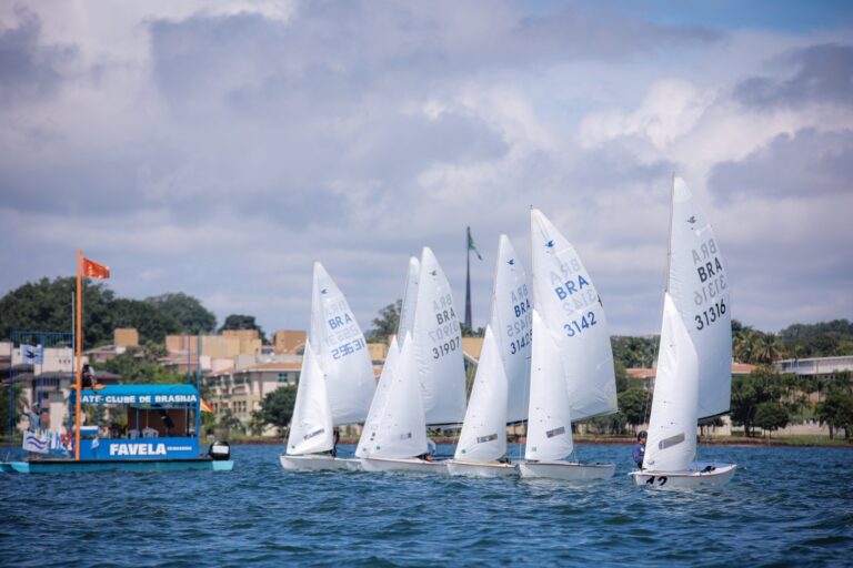Cabinados encerram Regata de Aniversário do Iate com grandes disputas no Lago Paranoá