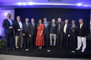 Noite de homenagens ocorre nesta quarta