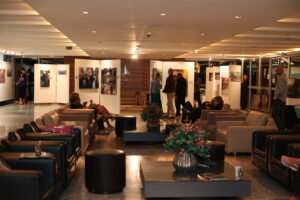 Visite a exposição “Ao redor do mundo” no Iate TV