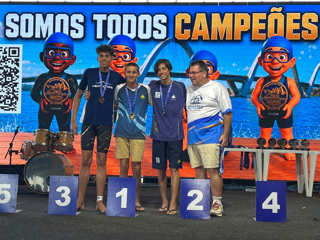 Atletas participam da Travessia das Pontes