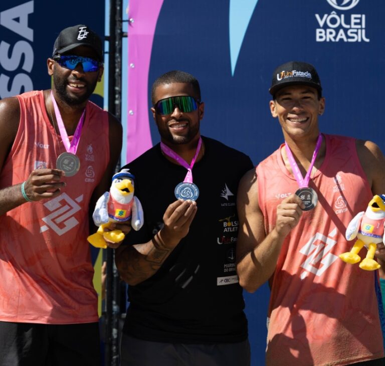 Evandro e Arthur ficam com a prata no Circuito Brasileiro de Vôlei de Praia