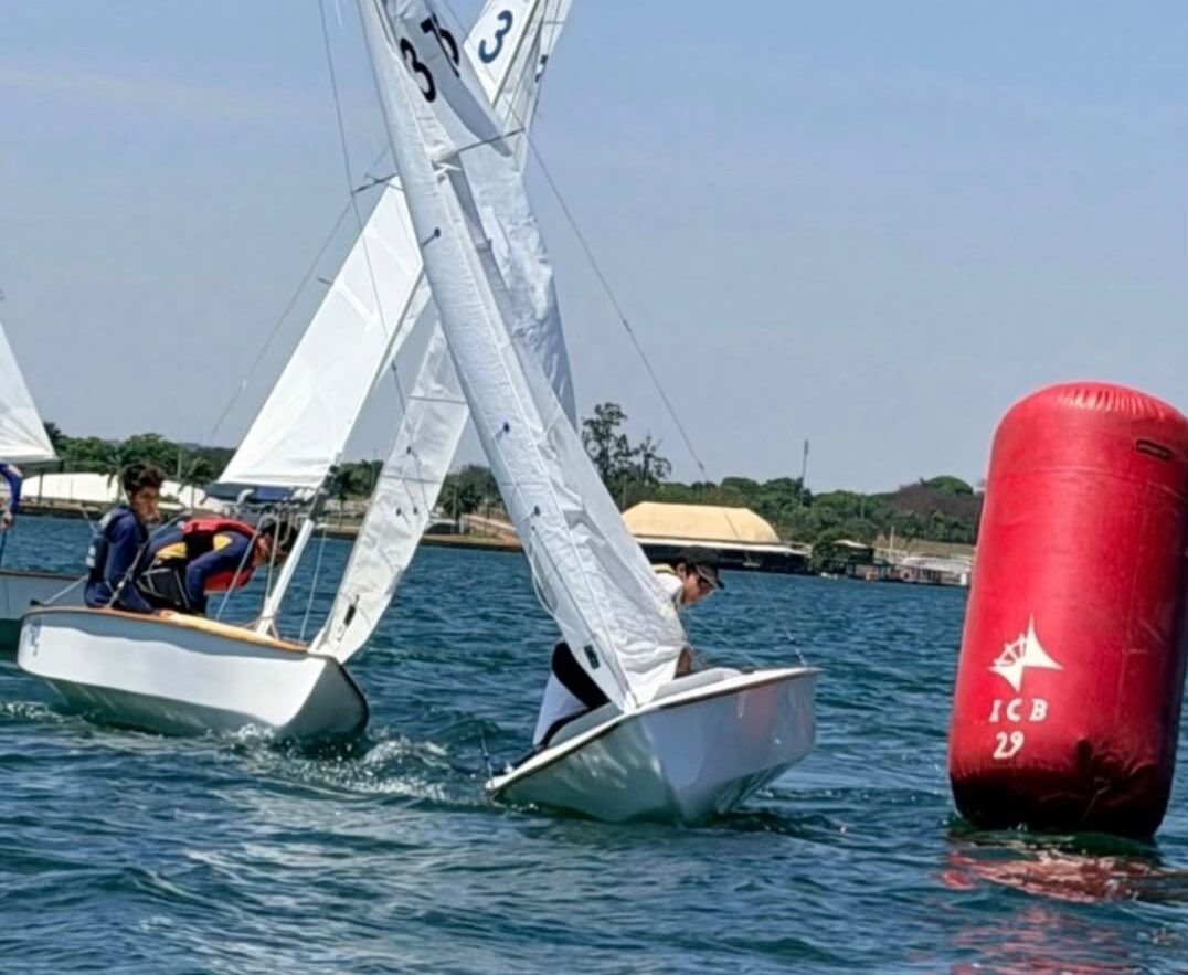 Alexandre Kronenberger e Breno Ramos vencem o Campeonato Brasil Centro de Snipe